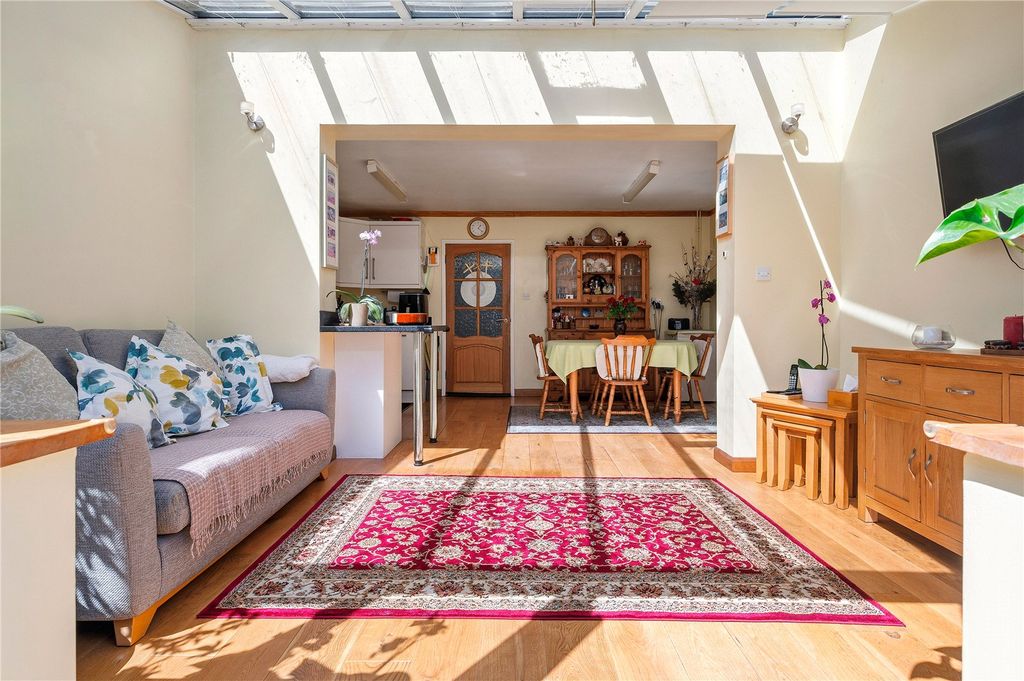 Property photo 1 of 11 Conservatory