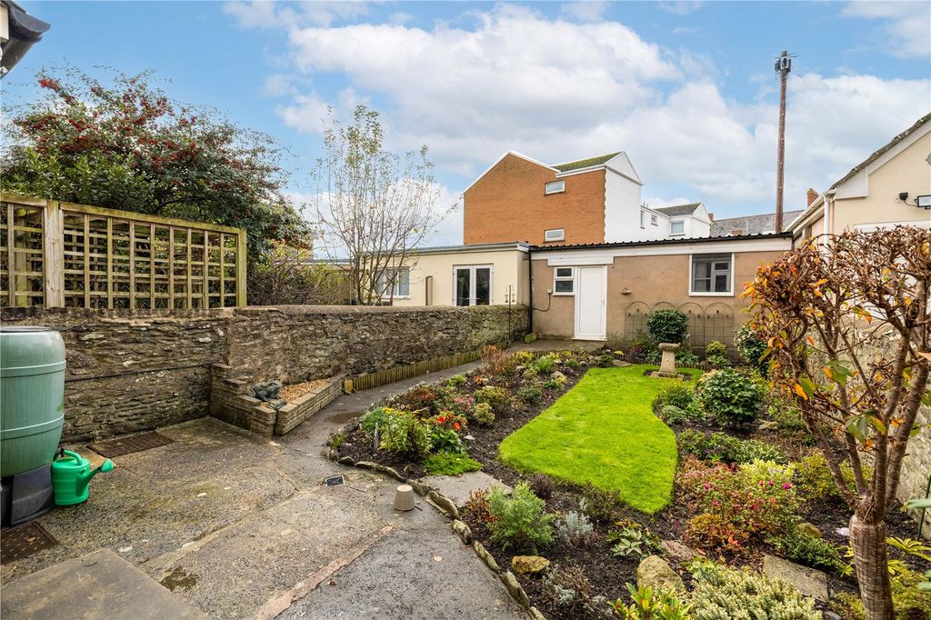 Property photo 2 of 30 Picture No. 29