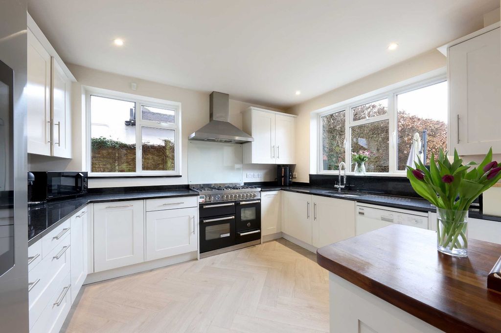 Property photo 3 of 20 Picture No. 16