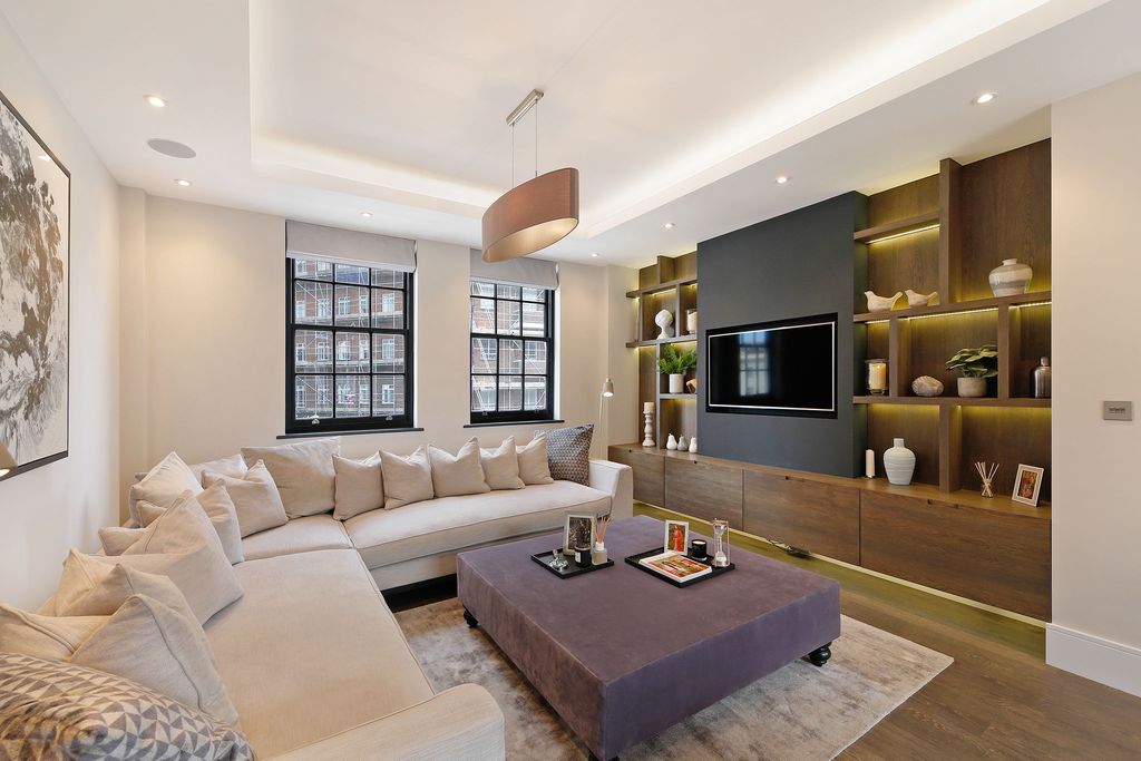 Property photo 1 of 12 Living Area
