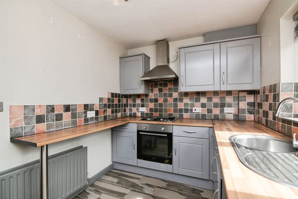 Property photo 3 of 17
