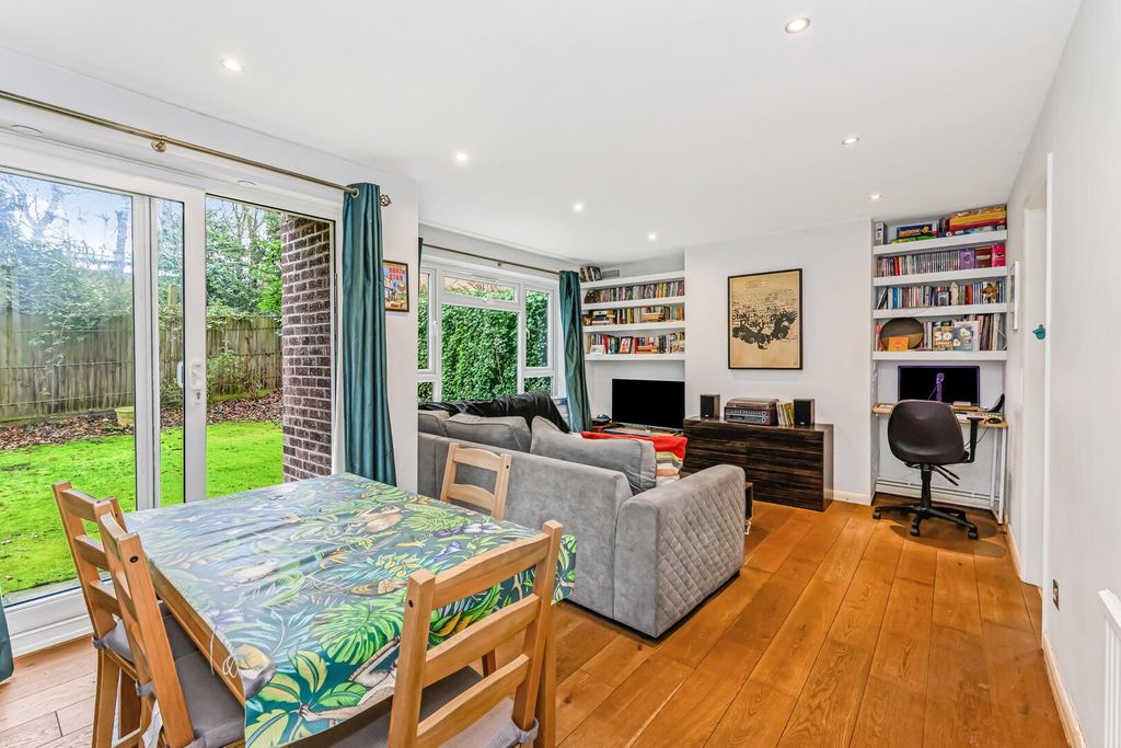 Property photo 3 of 12