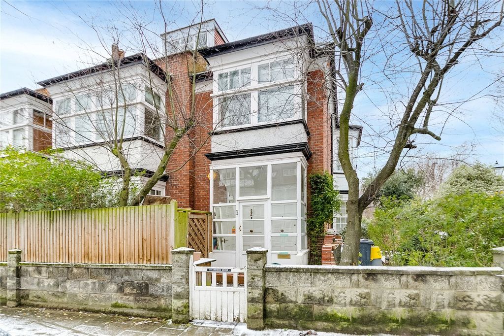 Property photo 2 of 8
