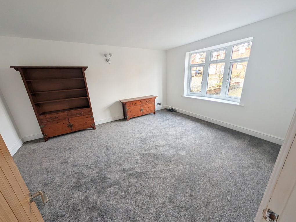 Property photo 3 of 17 Photo 29