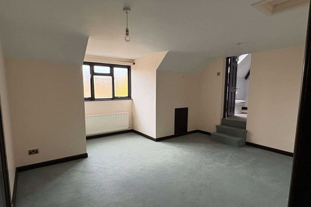 Property photo 3 of 25 Bulmoor House, Combpyne, Axminster, Ex13 8Te