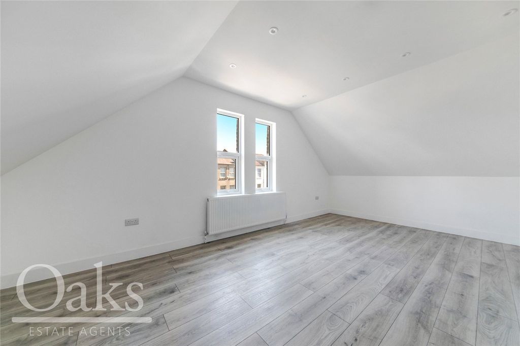 Property photo 3 of 11 Picture No. 02