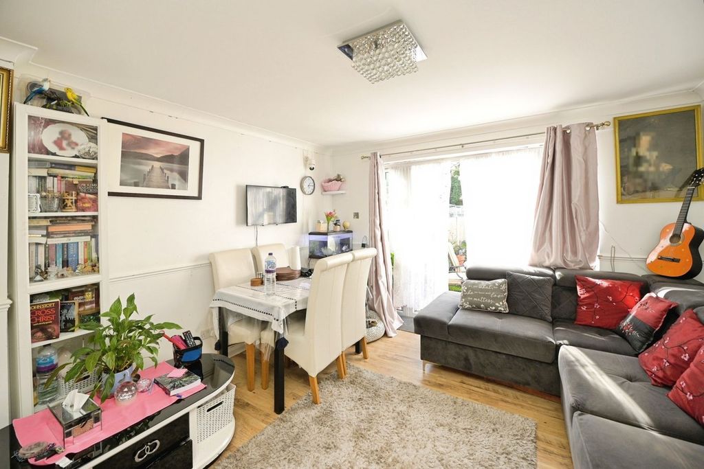 Property photo 3 of 18