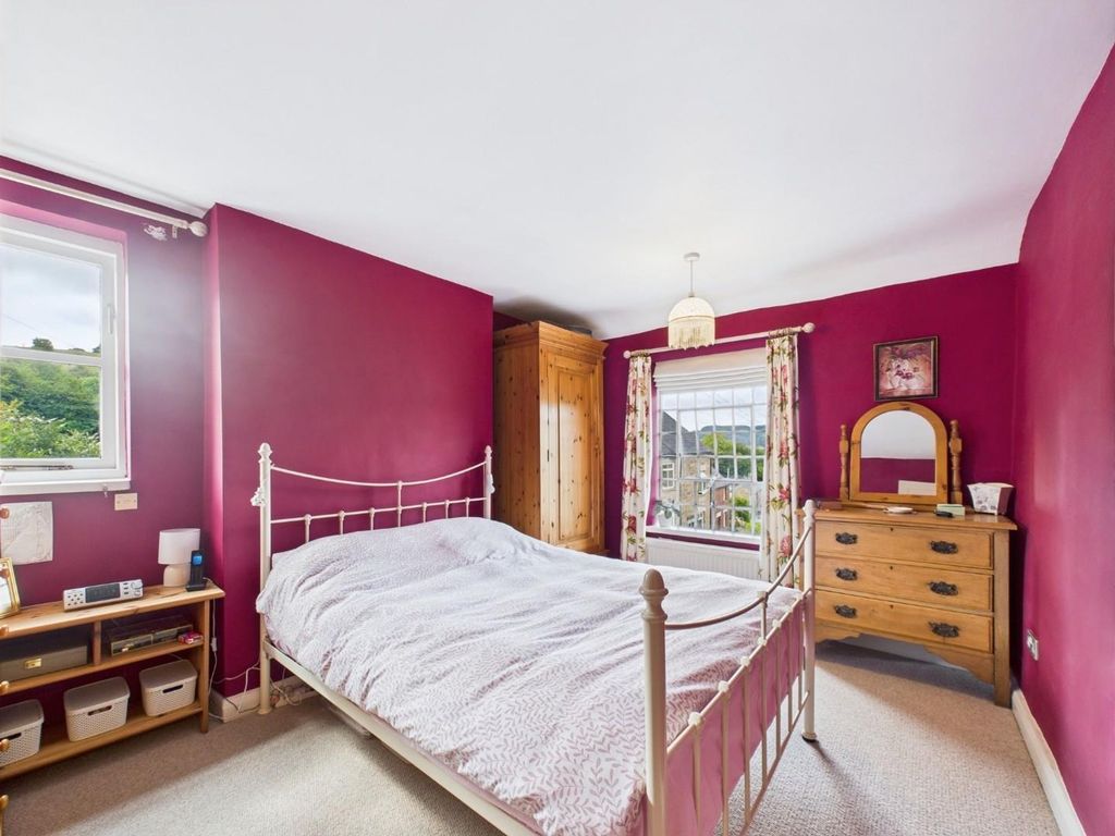 Property photo 2 of 45 Bedroom One