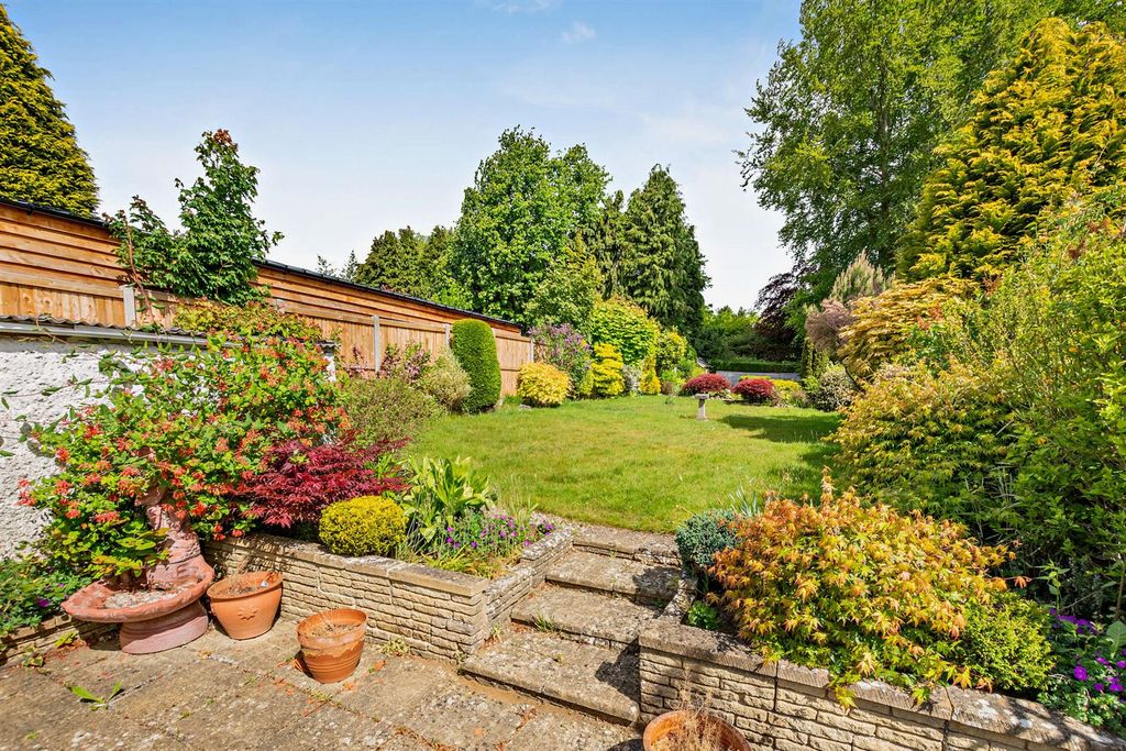 Property photo 3 of 17 Garden