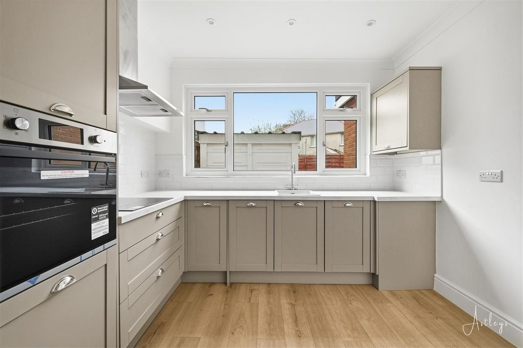 Property photo 3 of 24 Kitchen Area