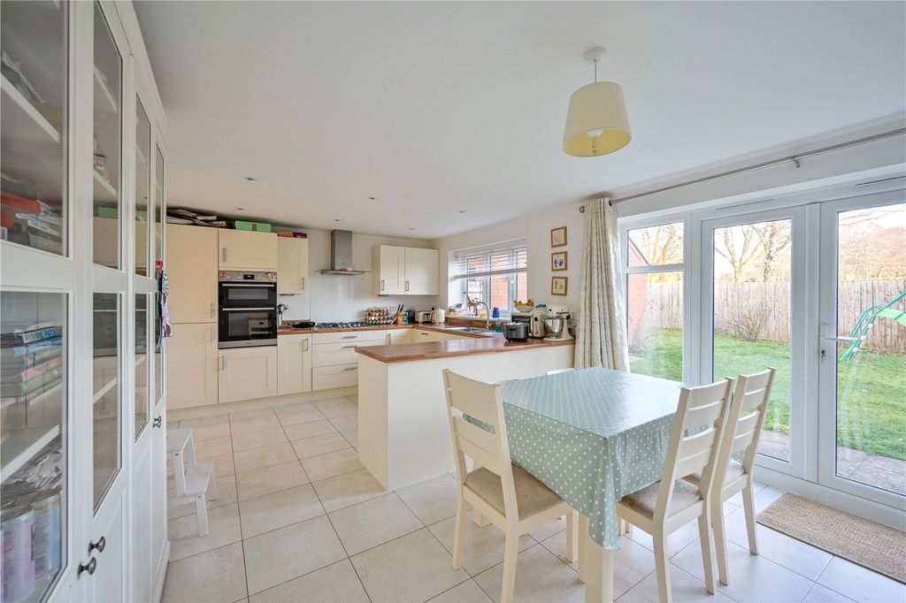 Property photo 3 of 22 Picture No. 07