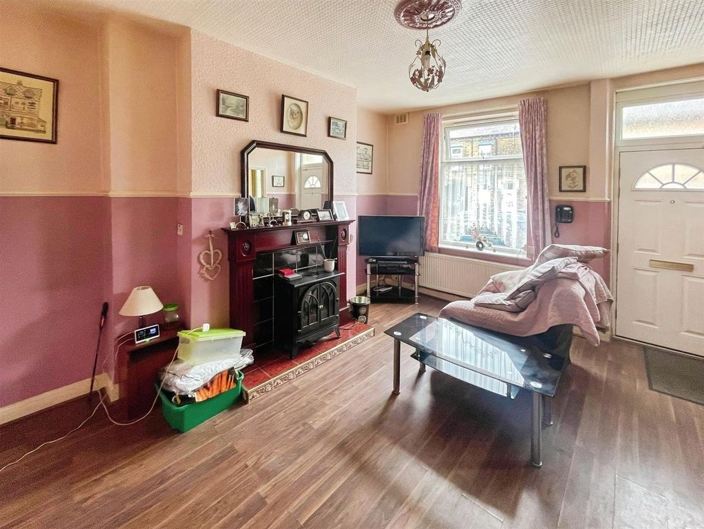 Property photo 3 of 13 Living Room
