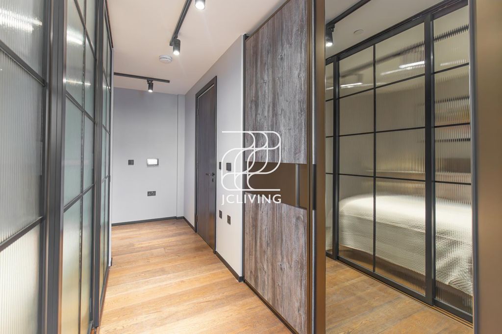 Property photo 3 of 10 Dd70052E0340Fca3903De6569B4c9417.Jpg