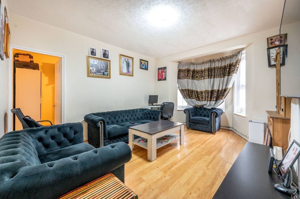 Property photo 3 of 7