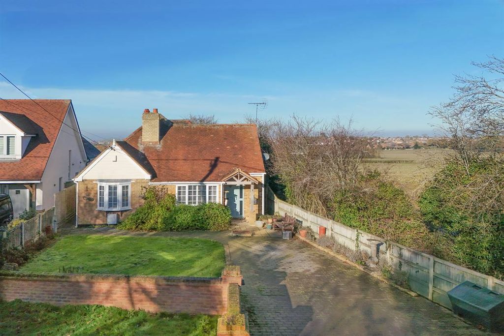 Property photo 2 of 34