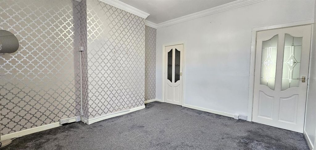 Property photo 3 of 16 Dining Room