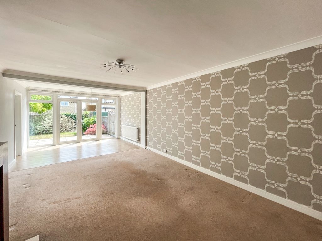 Property photo 3 of 11 12