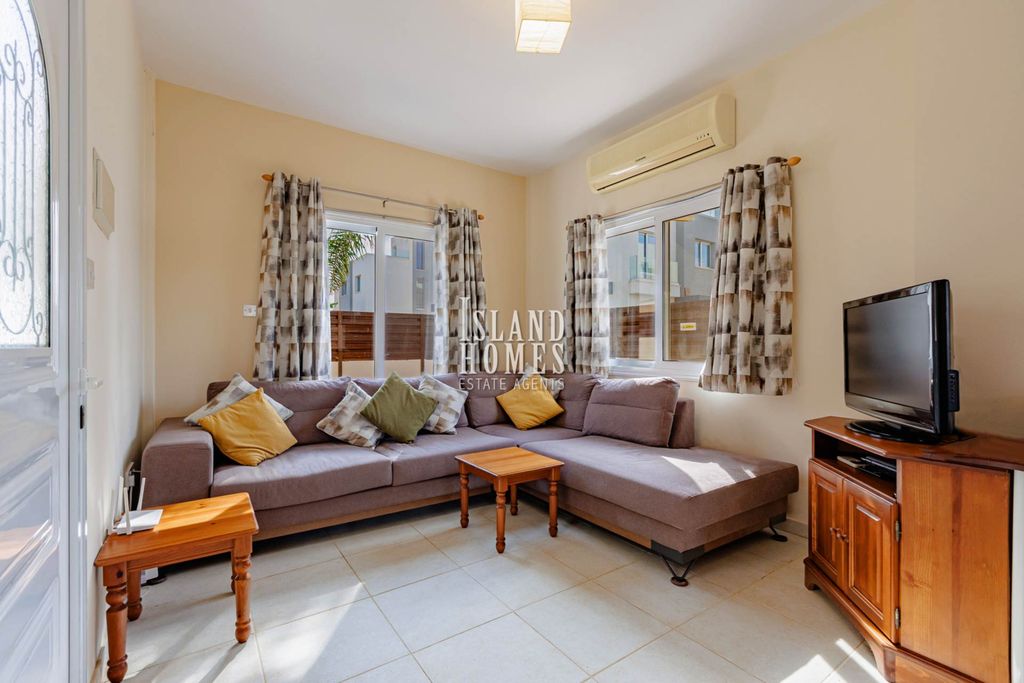 Property photo 2 of 26