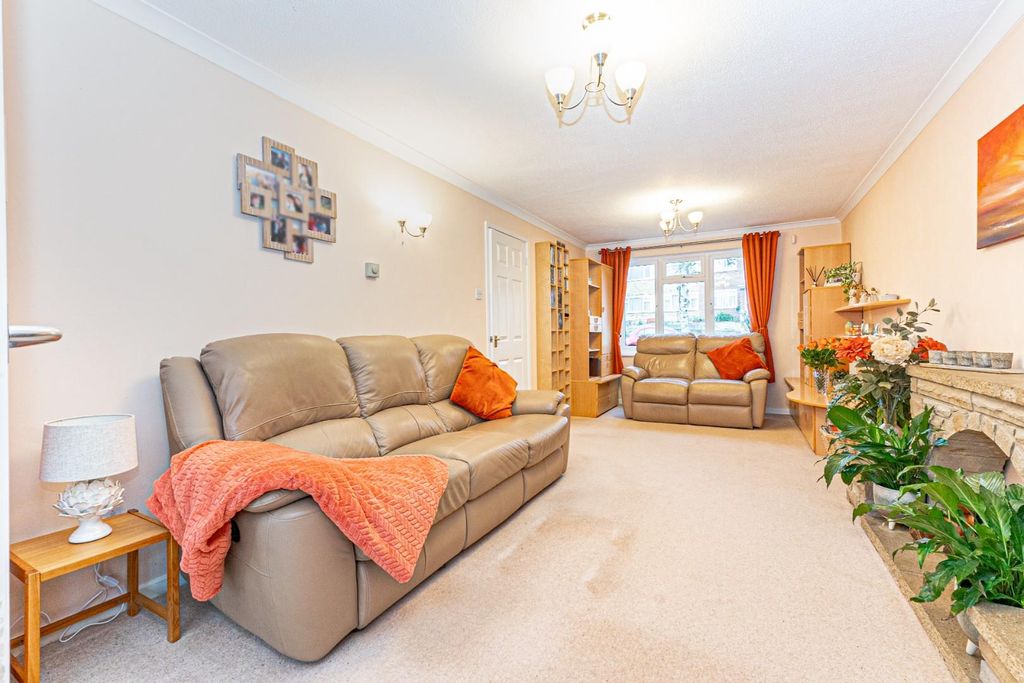 Property photo 3 of 24