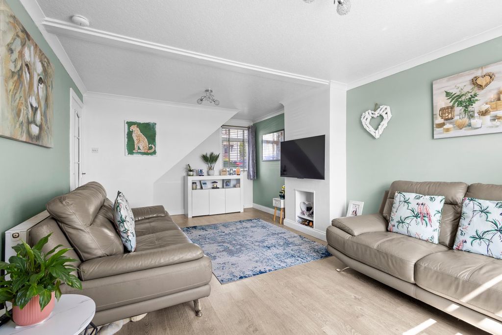 Property photo 2 of 31