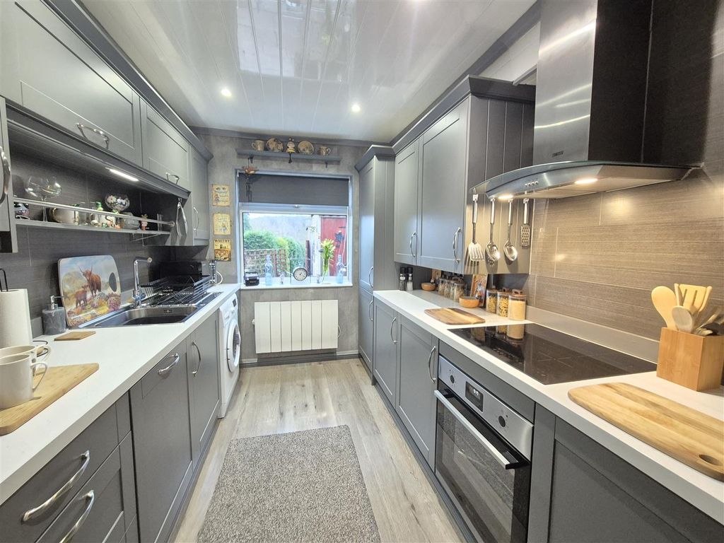 Property photo 2 of 16 Kitchen