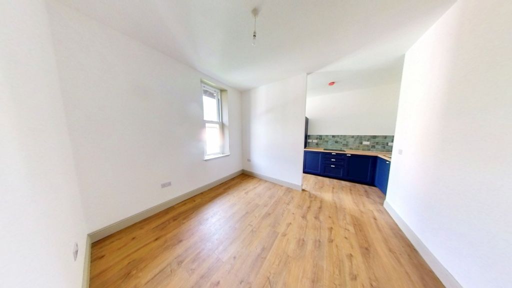 Property photo 2 of 13 Picture No. 25