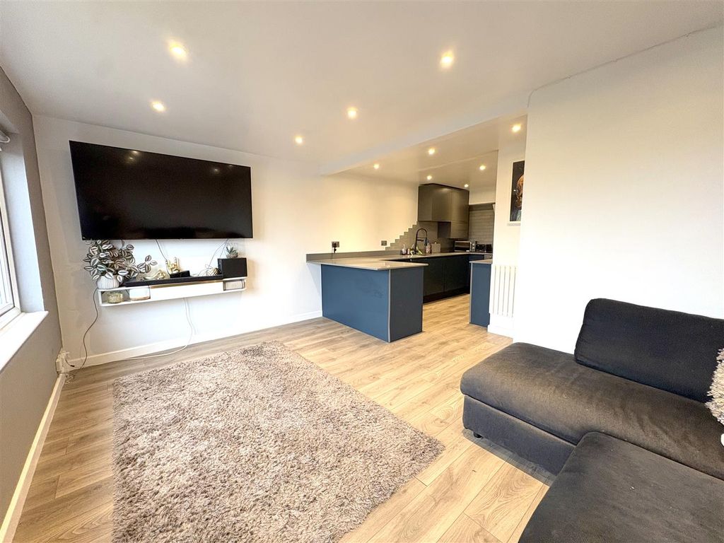 Property photo 1 of 14 Lounge Kitchen 2.Jpg