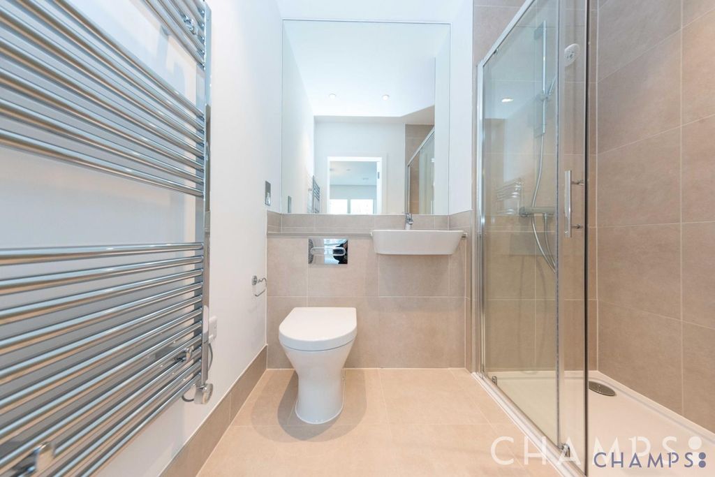 Property photo 3 of 18 Gallery