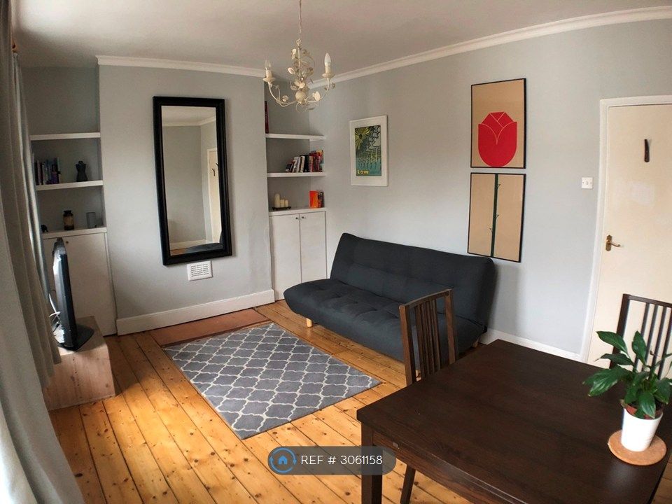 Property photo 1 of 6 Living Room