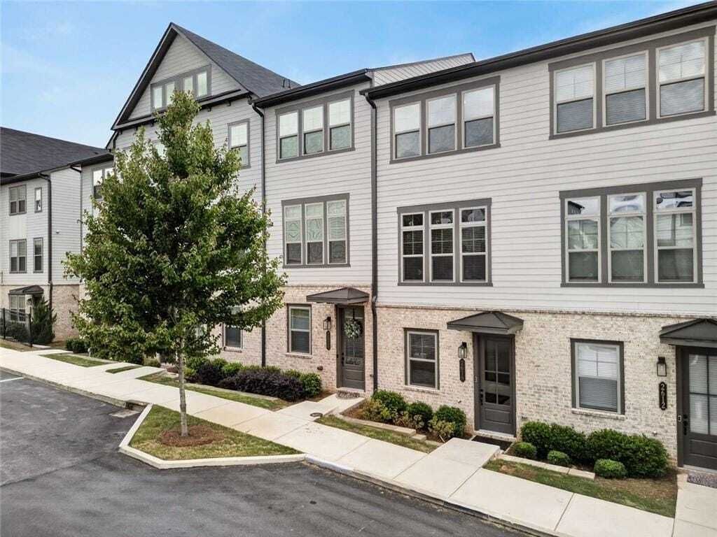 Property photo 1 of 31