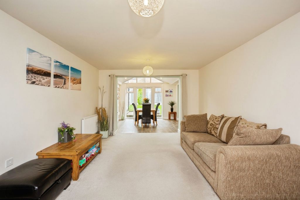 Property photo 3 of 24 Pbox-Img.Jpg