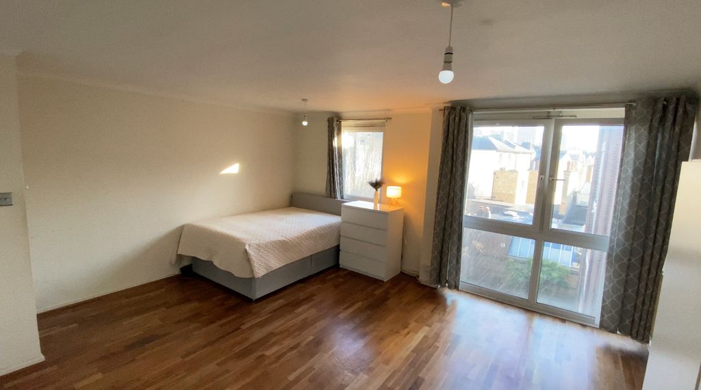 Property photo 3 of 18 Room A