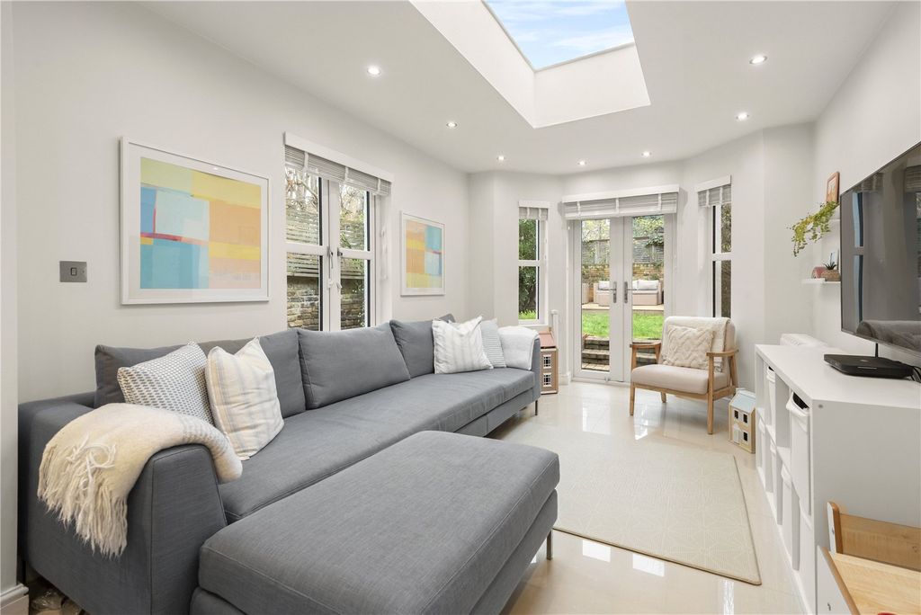 Property photo 3 of 12 Reception Room