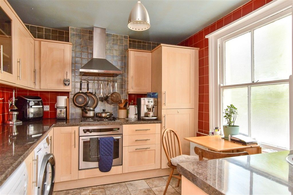Property photo 1 of 11 Kitchen