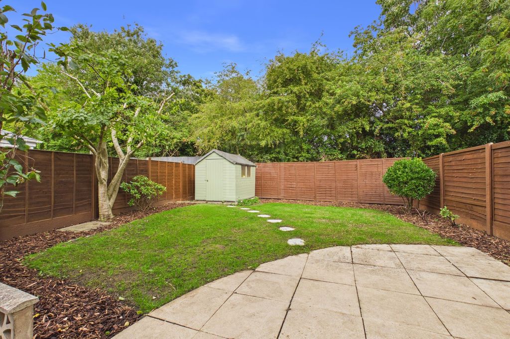 Property photo 3 of 14 Garden