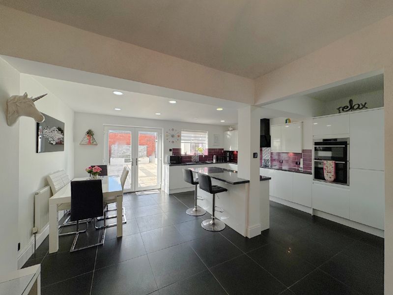Property photo 2 of 35 Family Dining Kitchen