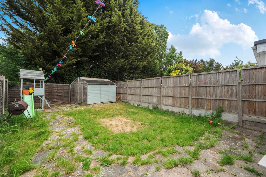 Property photo 3 of 12 Photo 6