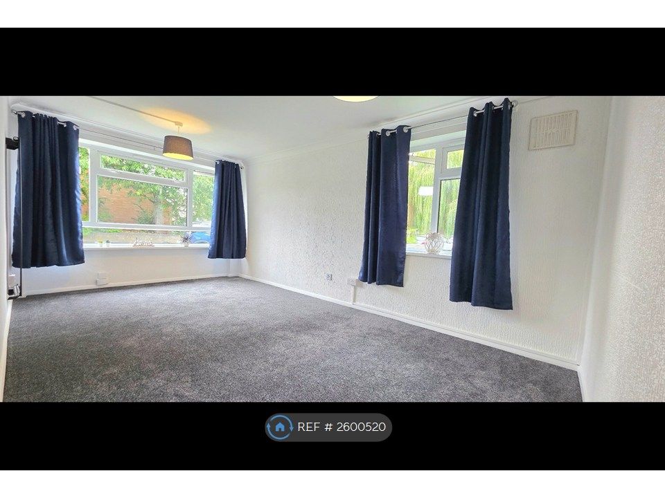 Property photo 3 of 17 Dual Aspect Living Room