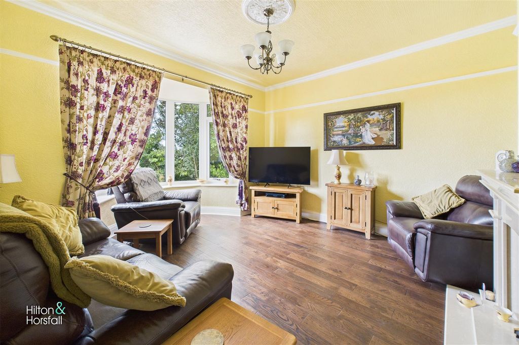 Property photo 2 of 19 Holme Lea