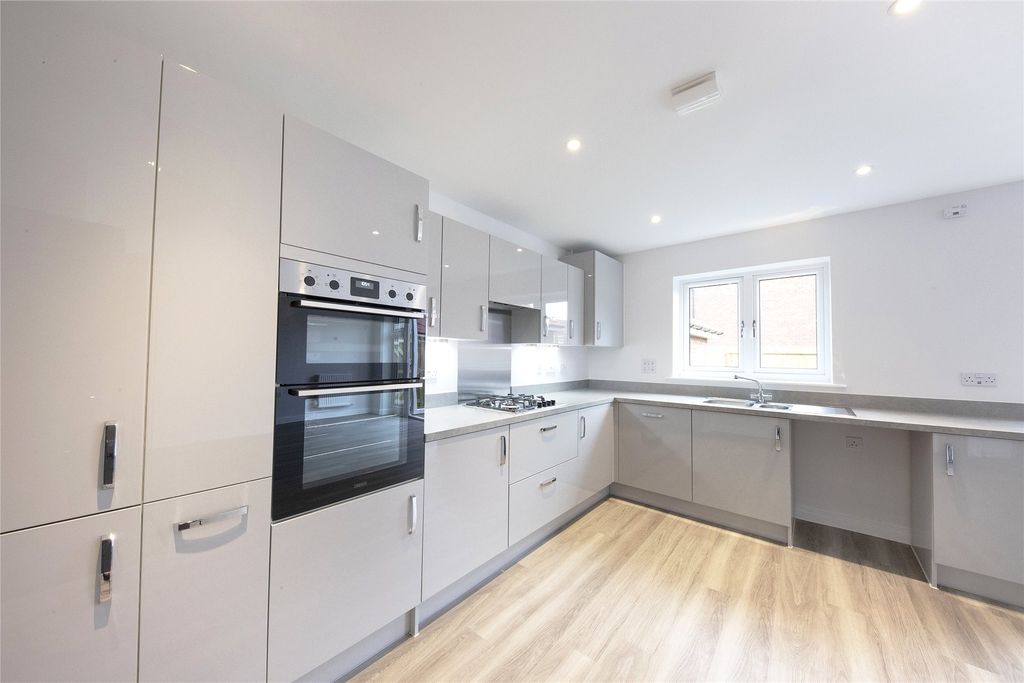 Property photo 2 of 11 Picture No. 10