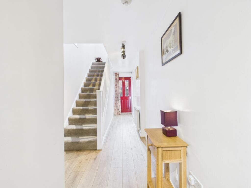 Property photo 2 of 16 Hallway