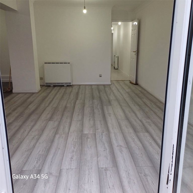 Property photo 3 of 6 Picture No. 16