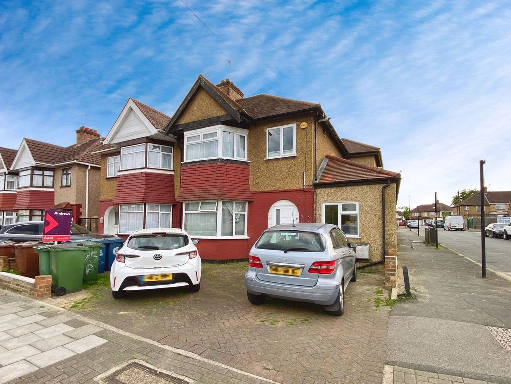 Property photo 1 of 8 External