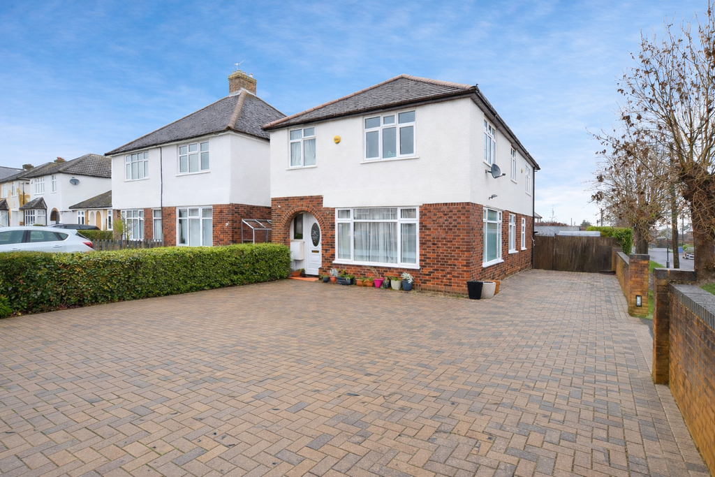 Property photo 1 of 15 External Front