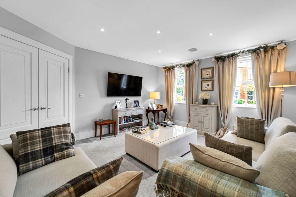 Property photo 2 of 19