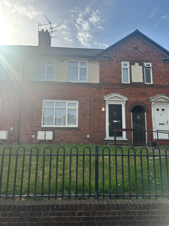 Property photo 1 of 8 One-Bedroom Ground Floor Flat With Private Garden Â€“ Astbury Avenue, Smethwick