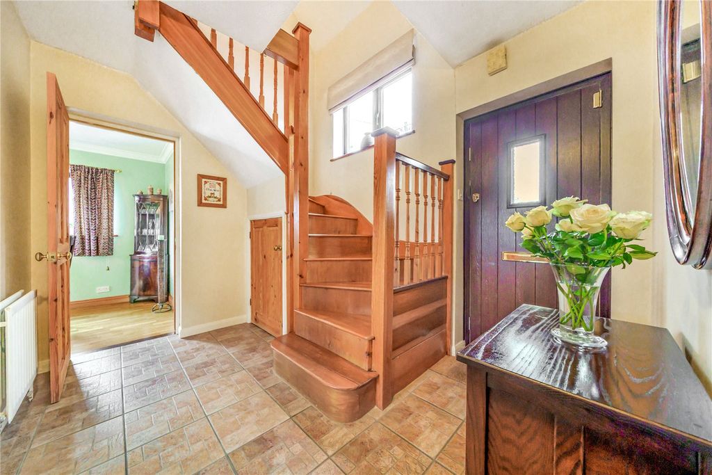 Property photo 2 of 13 Enterance
