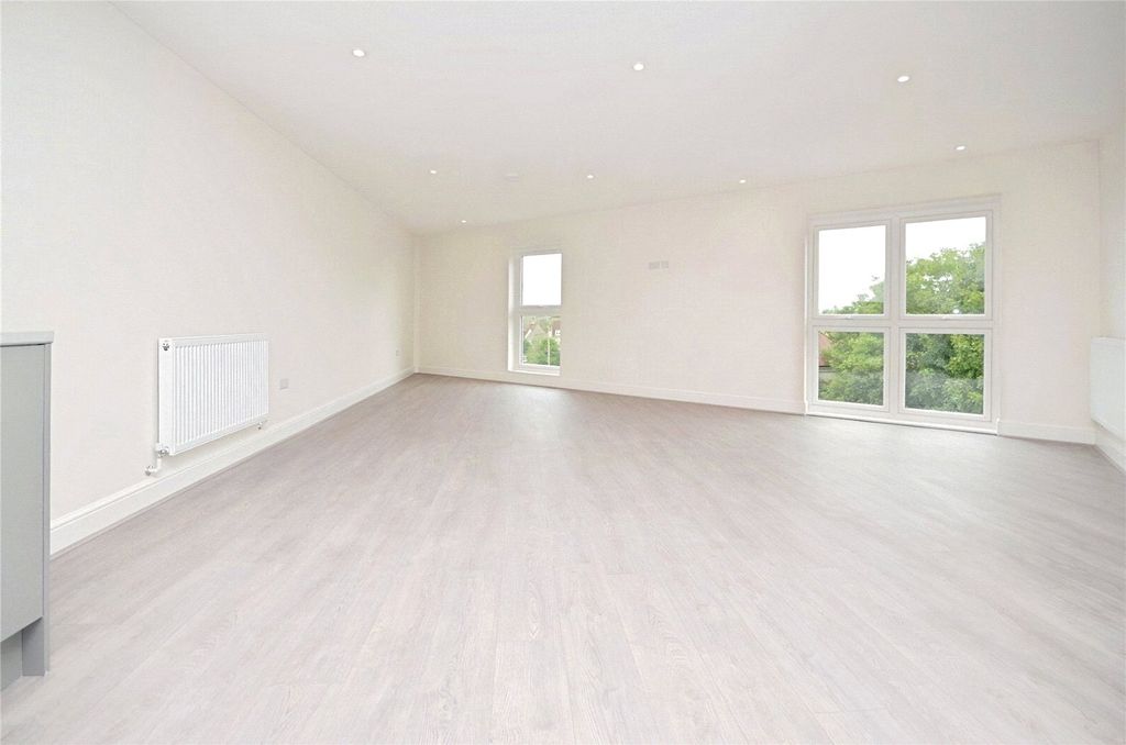 Property photo 3 of 7 Picture No. 15