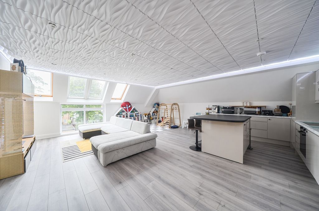 Property photo 1 of 29 1463354-13-6A0743...
