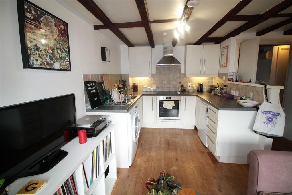 Property photo 2 of 7